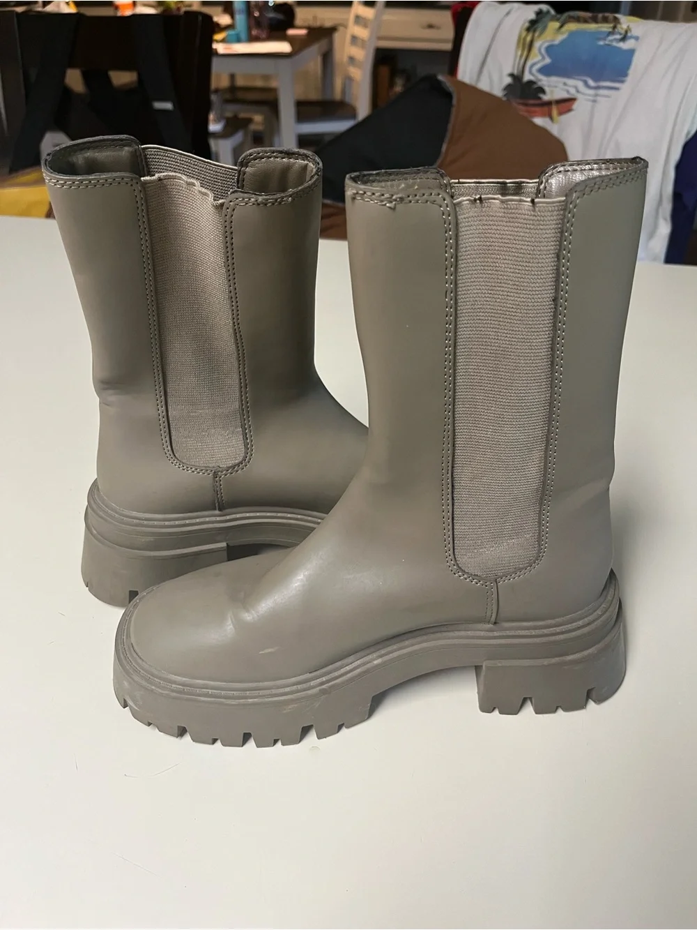 Forever 21 Olive Gray Chunky Chelsea Moto Boots - Picture 2 of 3